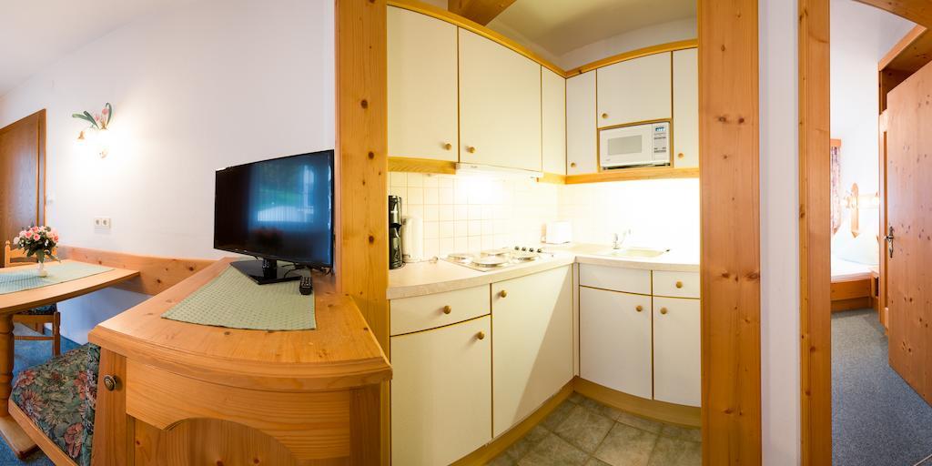 Pension Roasthof Neustift im Stubaital Chambre photo