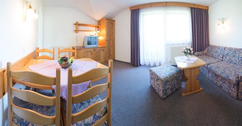Pension Roasthof Neustift im Stubaital Chambre photo